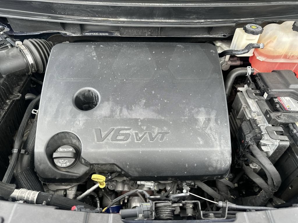Used 2022 Chevrolet Traverse LS FWD image 17