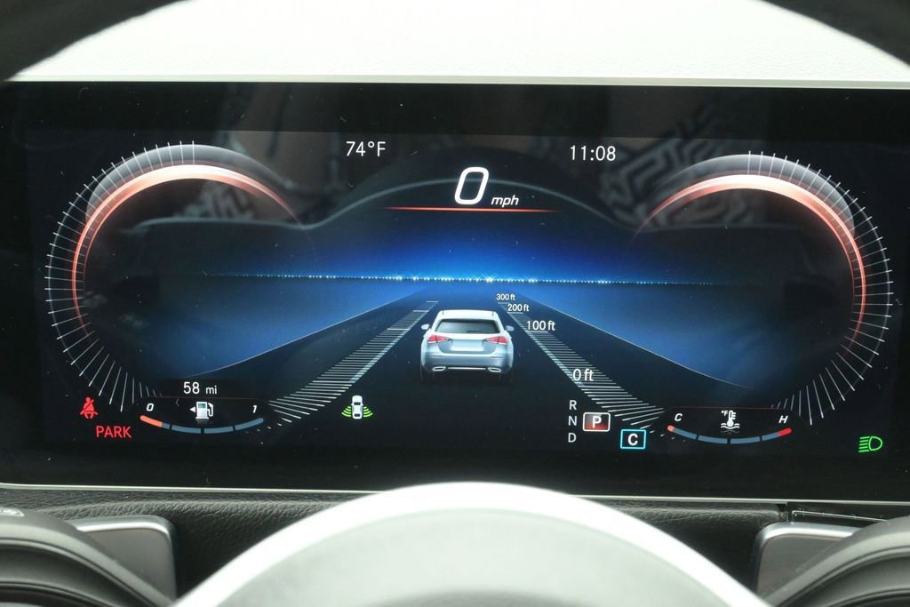 Used 2021 Mercedes-Benz GLB 250 4MATIC image 29