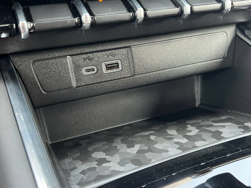 New 2026 GMC Canyon AT4 w/ Technology Plus Package AWD/4WD image 31
