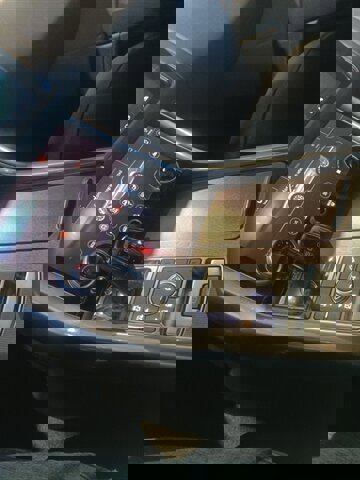 Used 2018 Land Rover Range Rover Sport HSE image 24