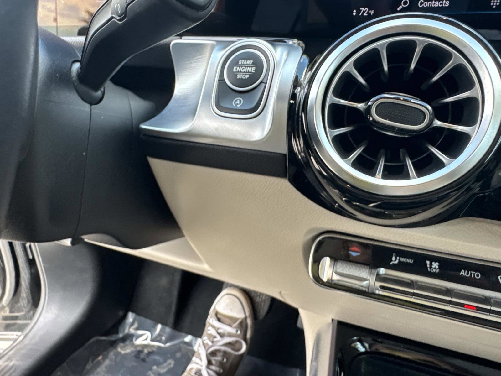 Used 2022 Mercedes-Benz GLB 250 image 24