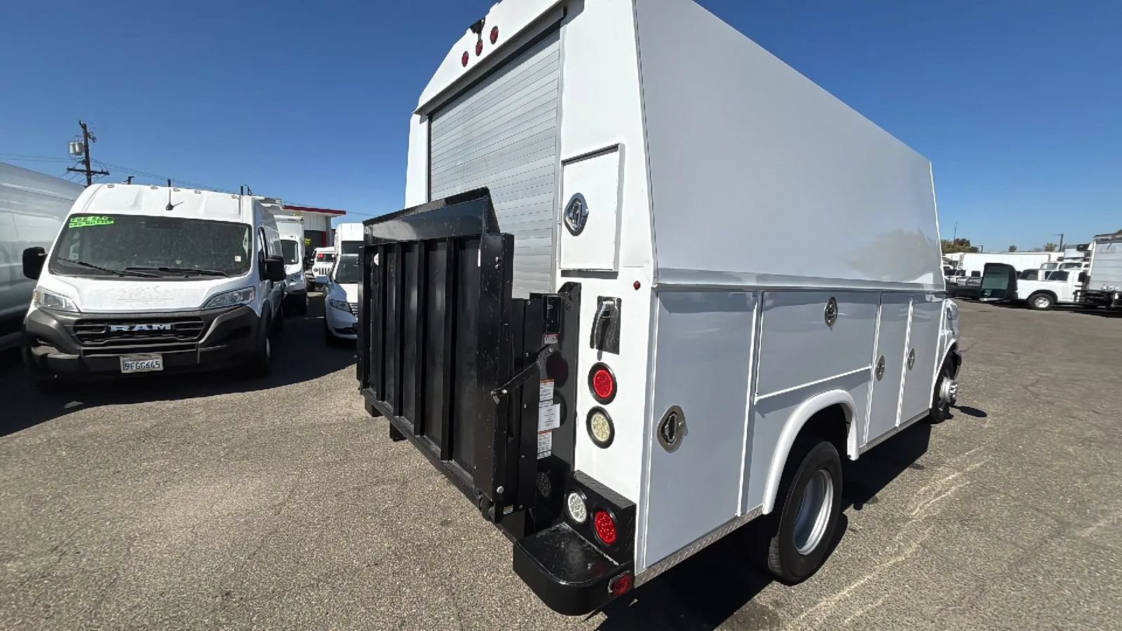 Used 2020 Chevrolet Express 3500 w/ Power Convenience Package RWD image 41