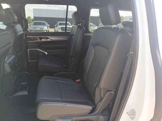 New 2026 Jeep Grand Wagoneer 4WD image 17