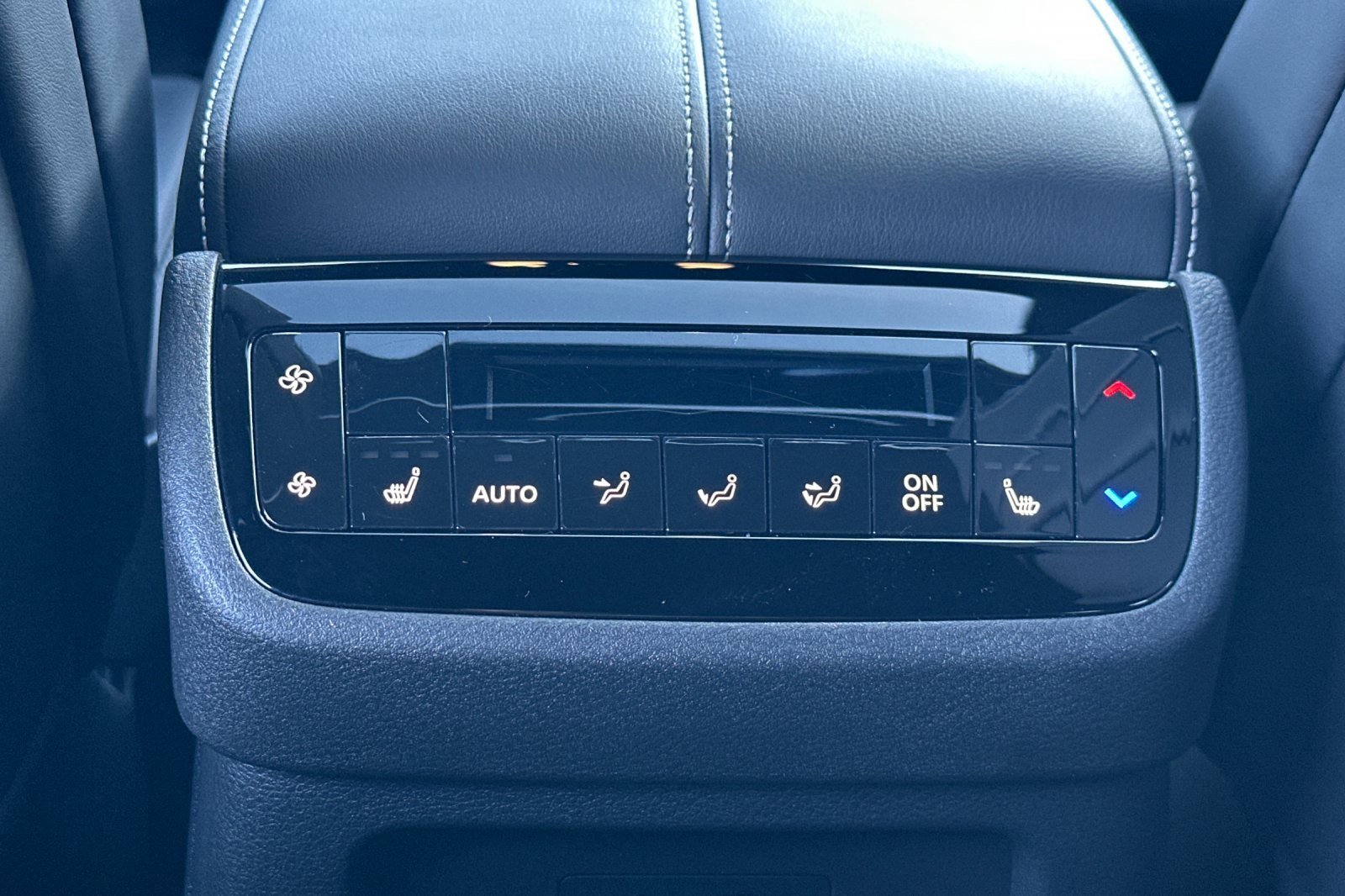 Certified 2025 INFINITI QX60 Luxe w/ Black Edition image 46