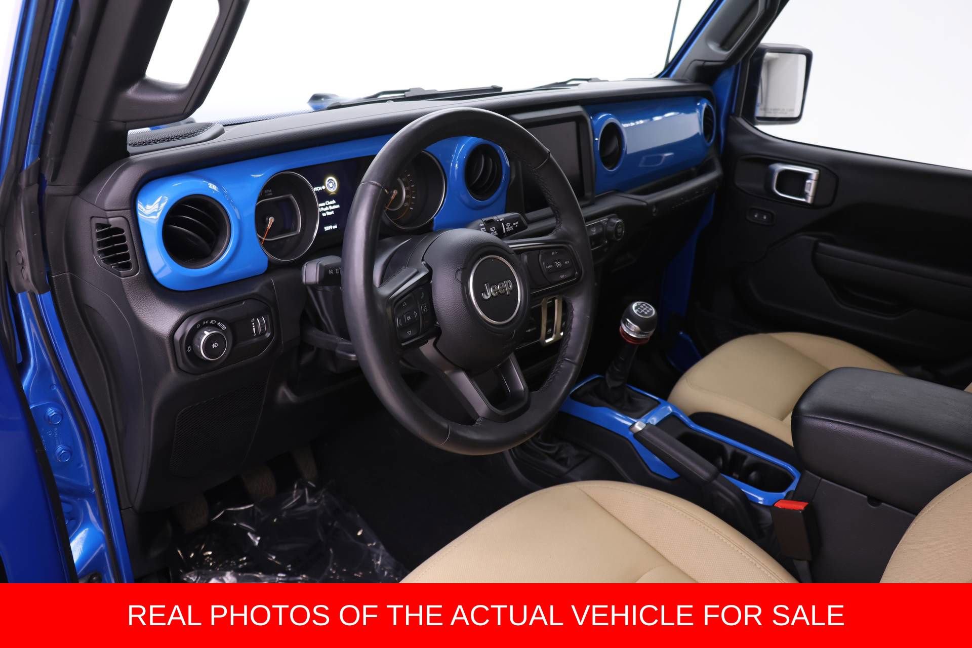 Used 2023 Jeep Wrangler Sport AWD/4WD image 3