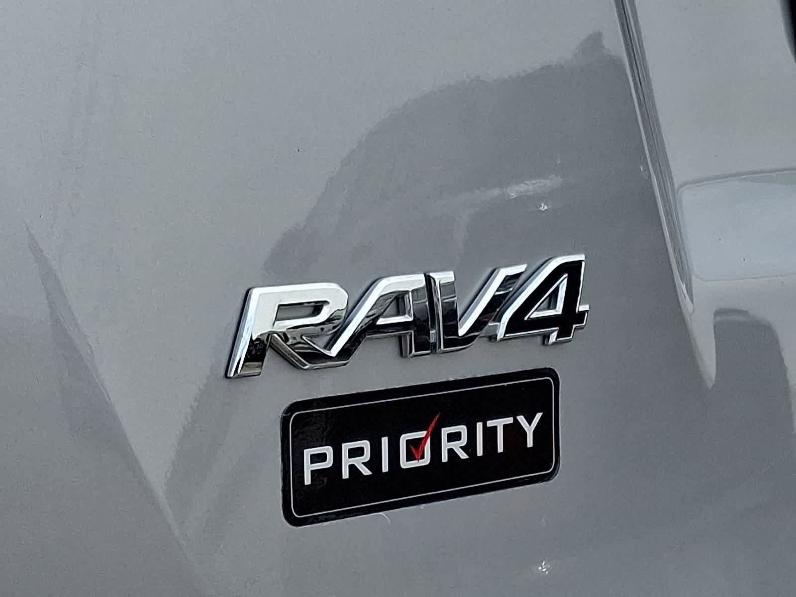 Used 2018 Toyota RAV4 XLE AWD/4WD image 37