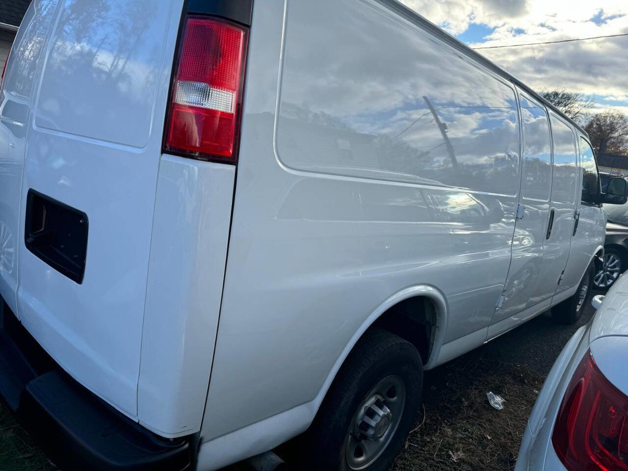 Used 2020 Chevrolet Express 2500 w/ Driver Convenience Package image 6