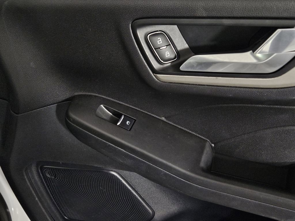 Used 2021 Ford Escape SE w/ SE Sport Appearance Package image 32