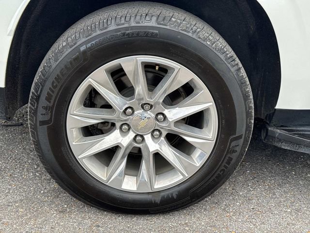 Used 2021 Chevrolet Suburban Premier w/ Premium Package image 5