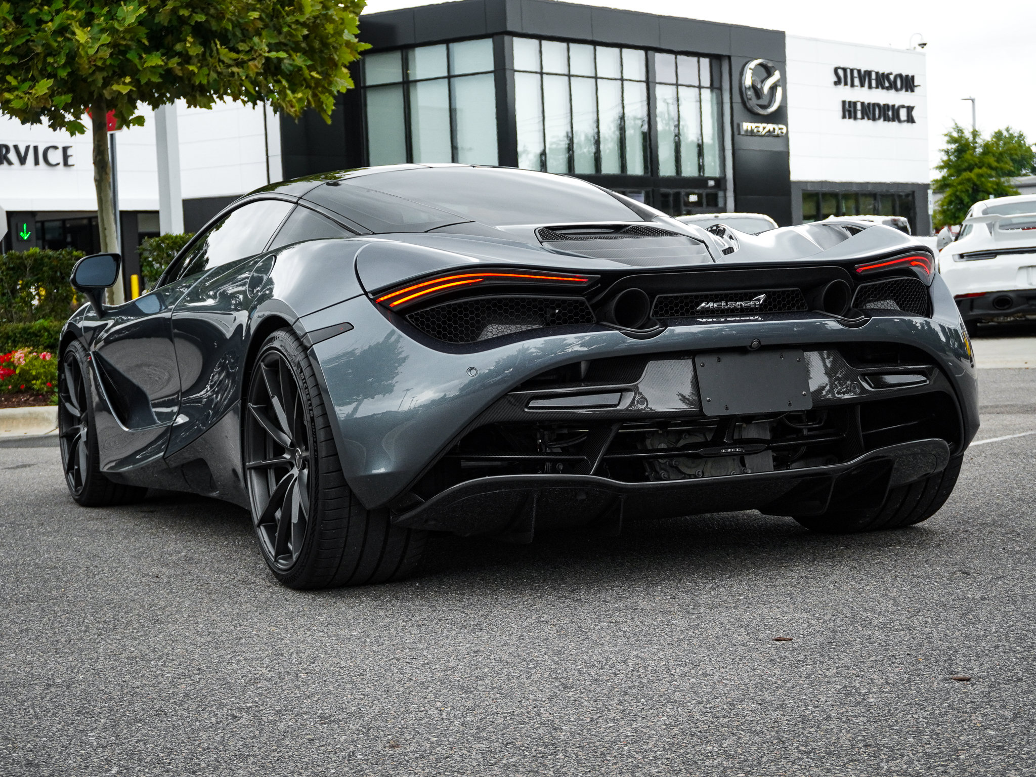 Used 2018 McLaren 720S Luxury RWD image 11