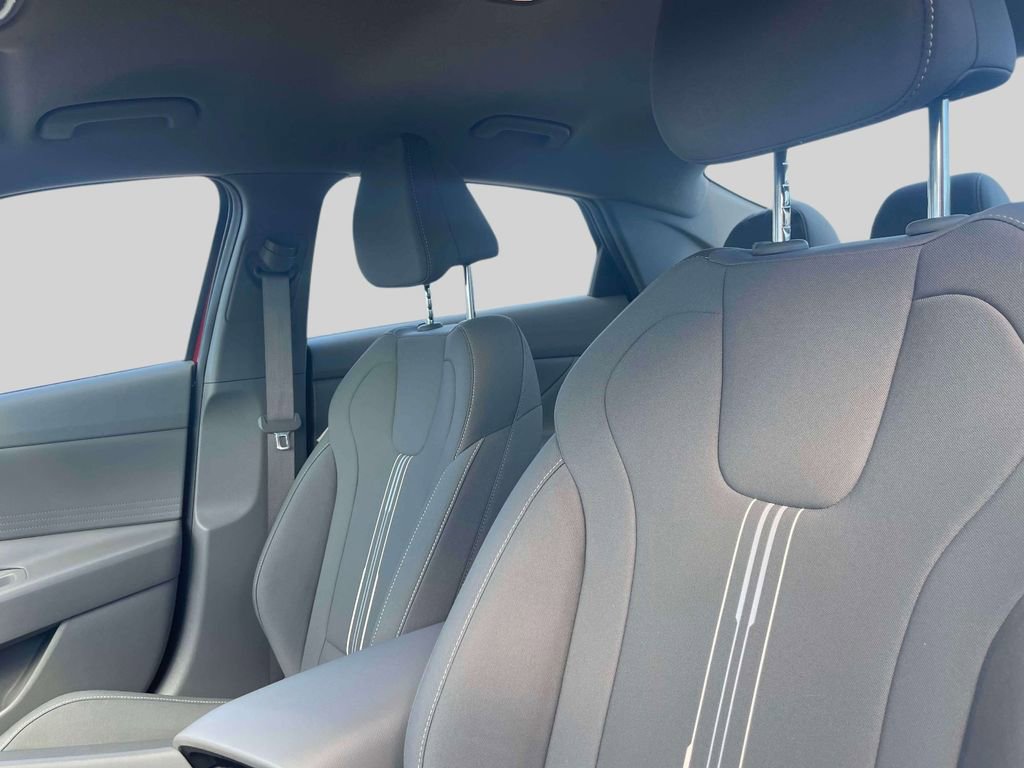 Used 2023 Hyundai Elantra SEL w/ Cargo Package image 19