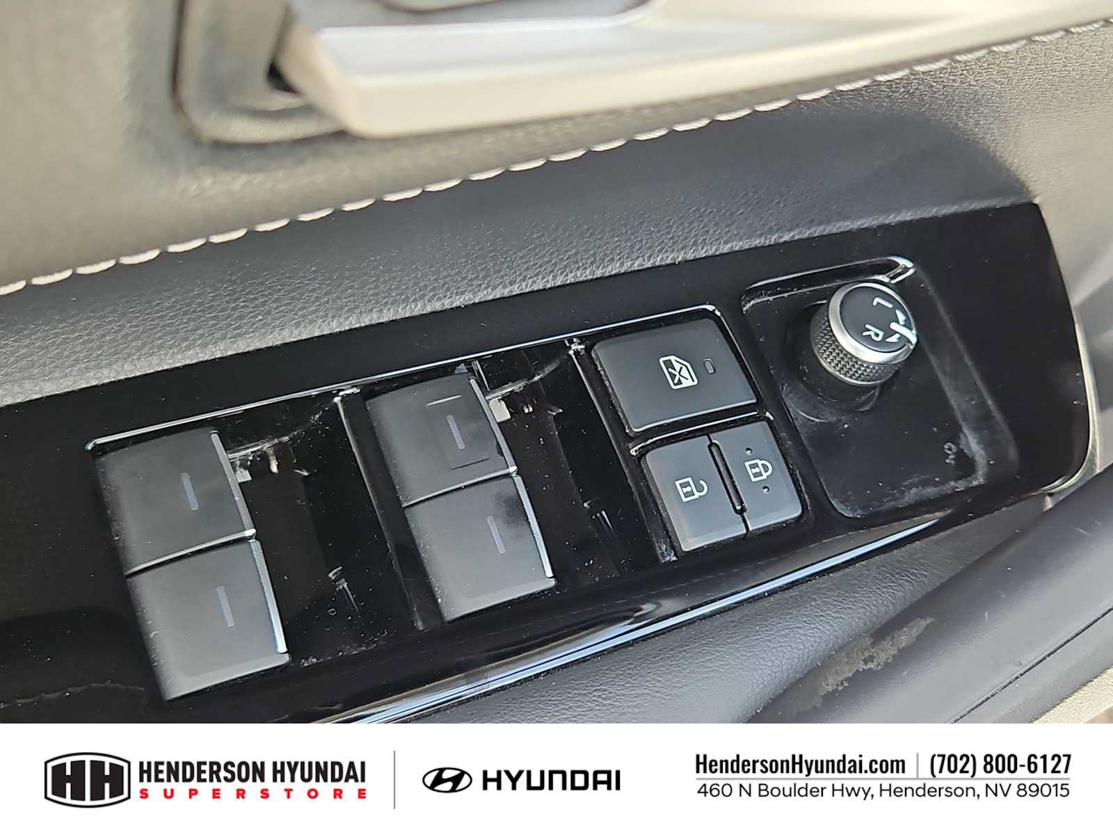 Used 2019 Toyota Corolla SE FWD image 17