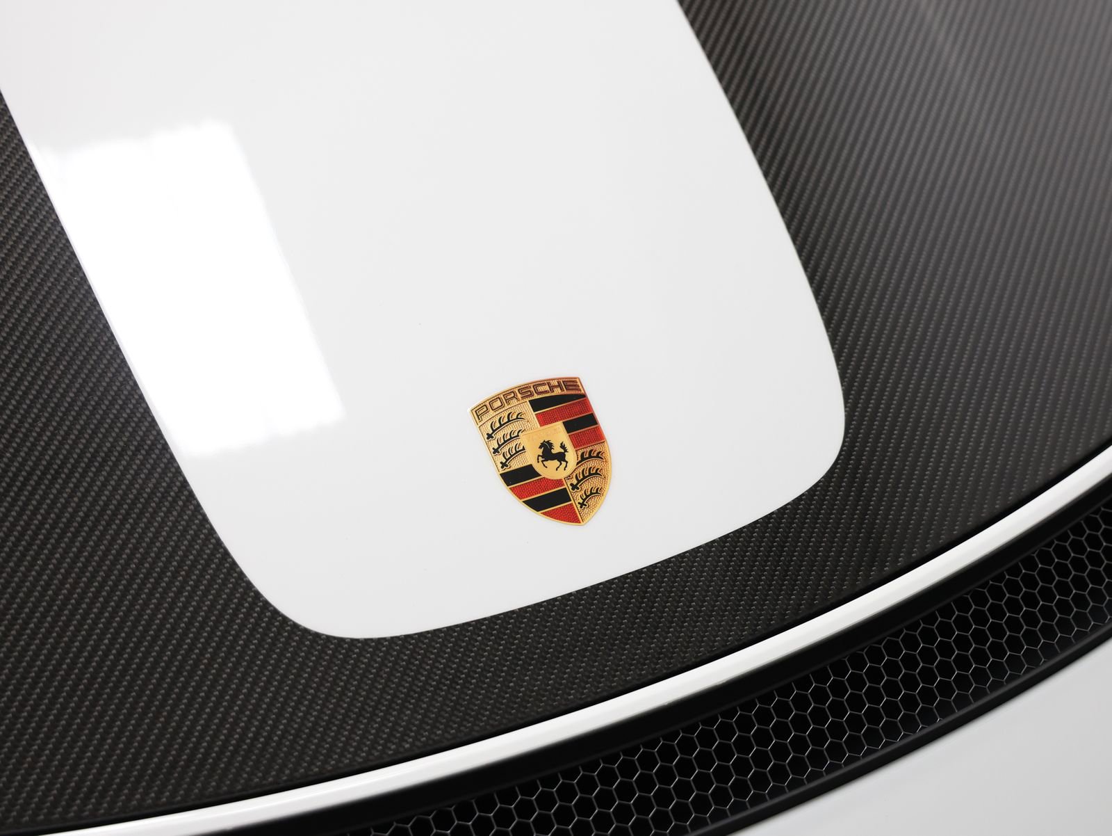 Certified 2025 Porsche 718 Boxster Spyder RS RWD image 32
