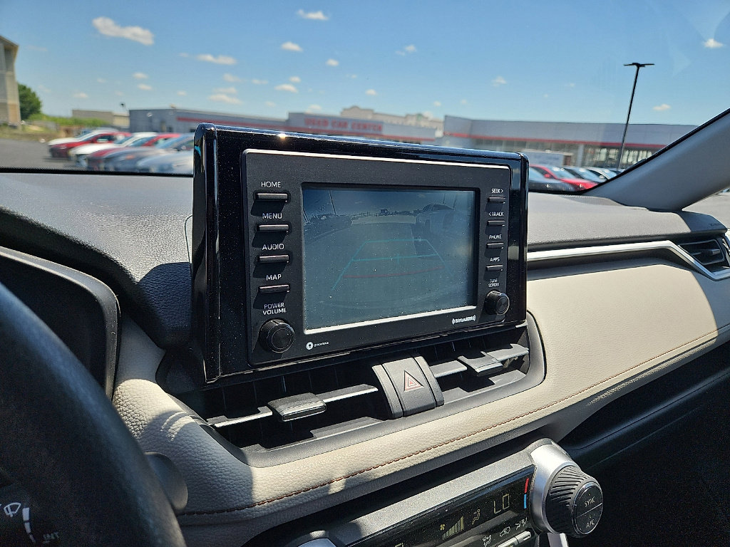 Used 2020 Toyota RAV4 XLE w/ Convenience Package AWD/4WD image 16