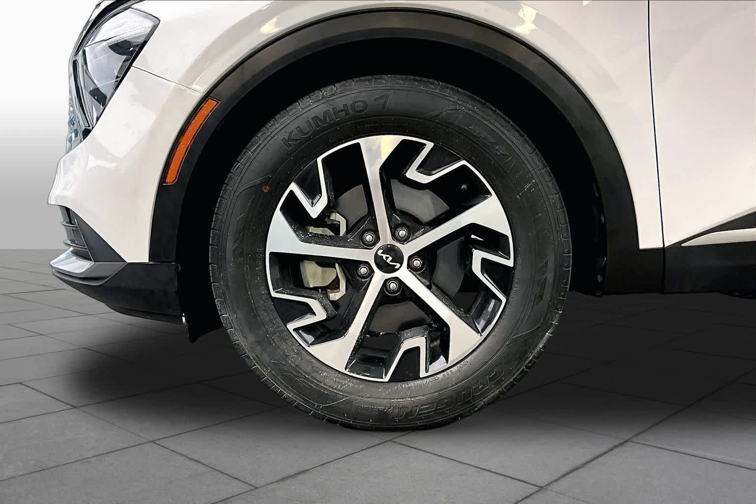 Used 2023 Kia Sportage EX FWD image 10