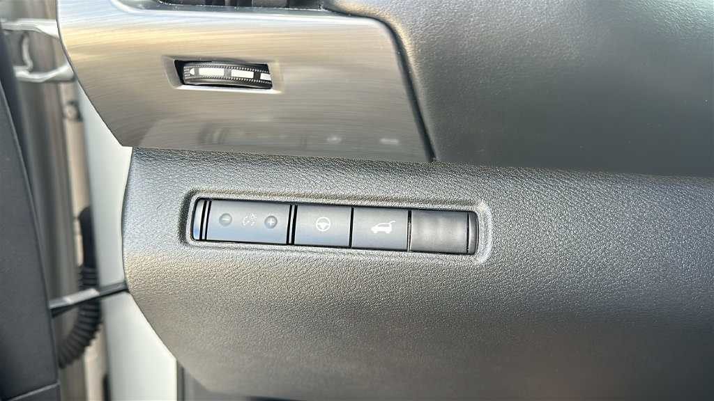 Used 2023 Nissan Pathfinder SL w/ Lighting Package (N92) AWD/4WD image 20