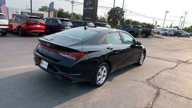 Used 2023 Hyundai Elantra SE FWD image 5