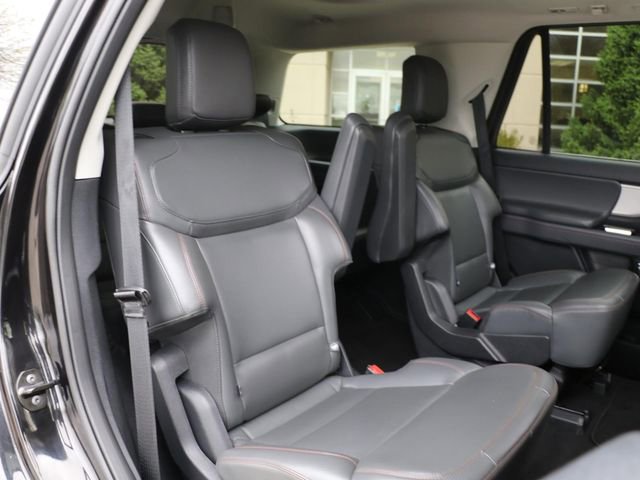 Used 2025 Ford Expedition Active AWD/4WD image 13