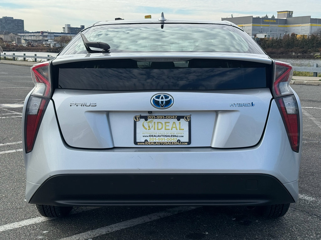 Used 2016 Toyota Prius image 5