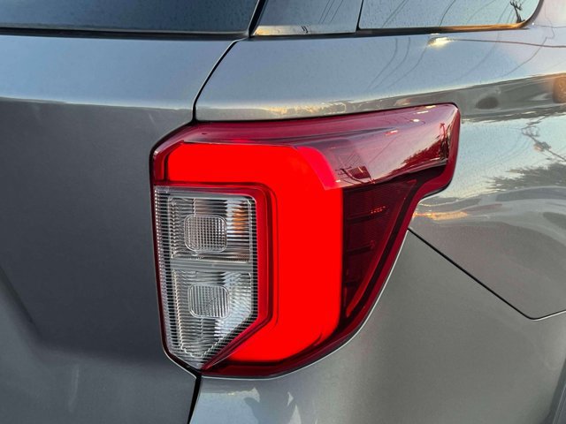 Used 2023 Ford Explorer ST-Line AWD/4WD image 12