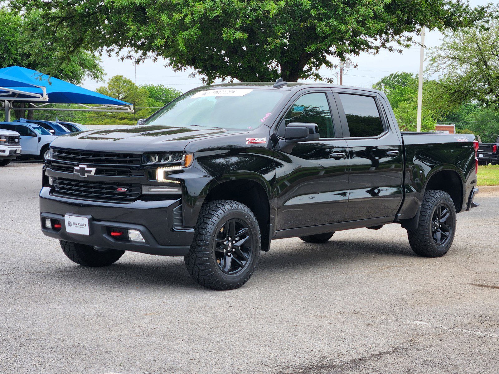 Used 2021 Chevrolet Silverado 1500 LT Trail Boss w/ Convenience Package II image 2