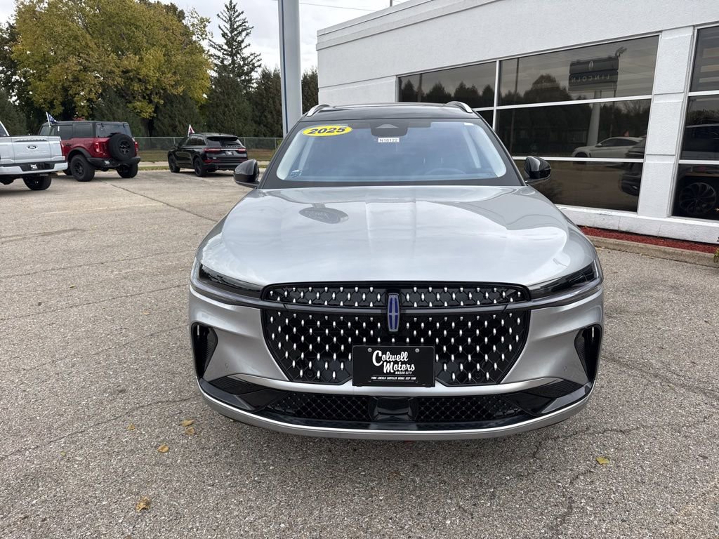 New 2025 Lincoln Nautilus Reserve image 5