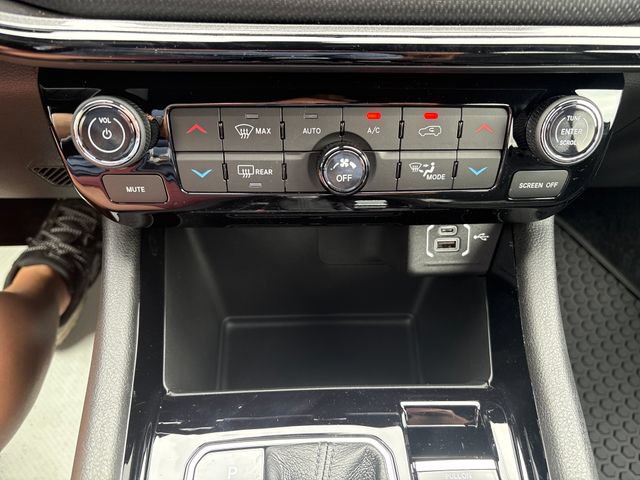 New 2026 Jeep Compass Latitude AWD/4WD image 18