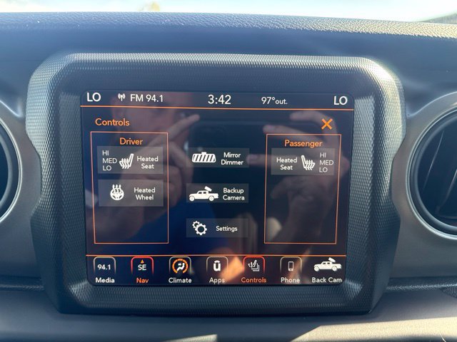 Certified 2022 Jeep Gladiator Sport AWD/4WD image 18