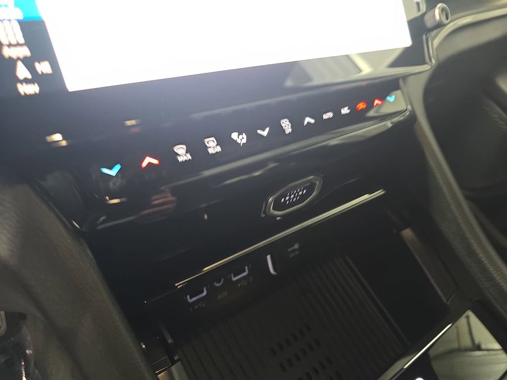 New 2026 Jeep Grand Cherokee Altitude image 22