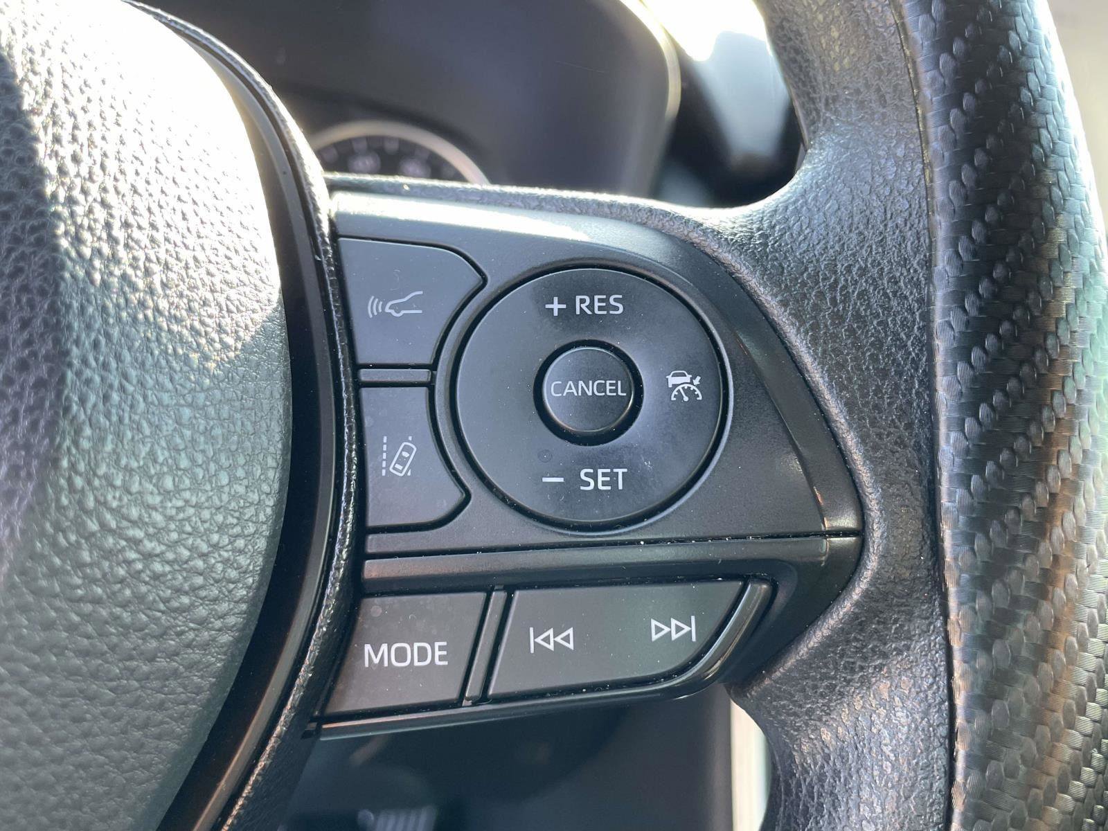 Used 2021 Toyota RAV4 XLE image 8