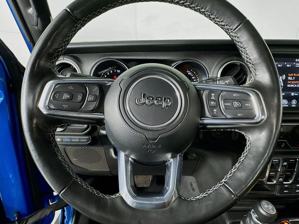 Used 2023 Jeep Wrangler Unlimited Sahara w/ Cold Weather Group AWD/4WD image 47