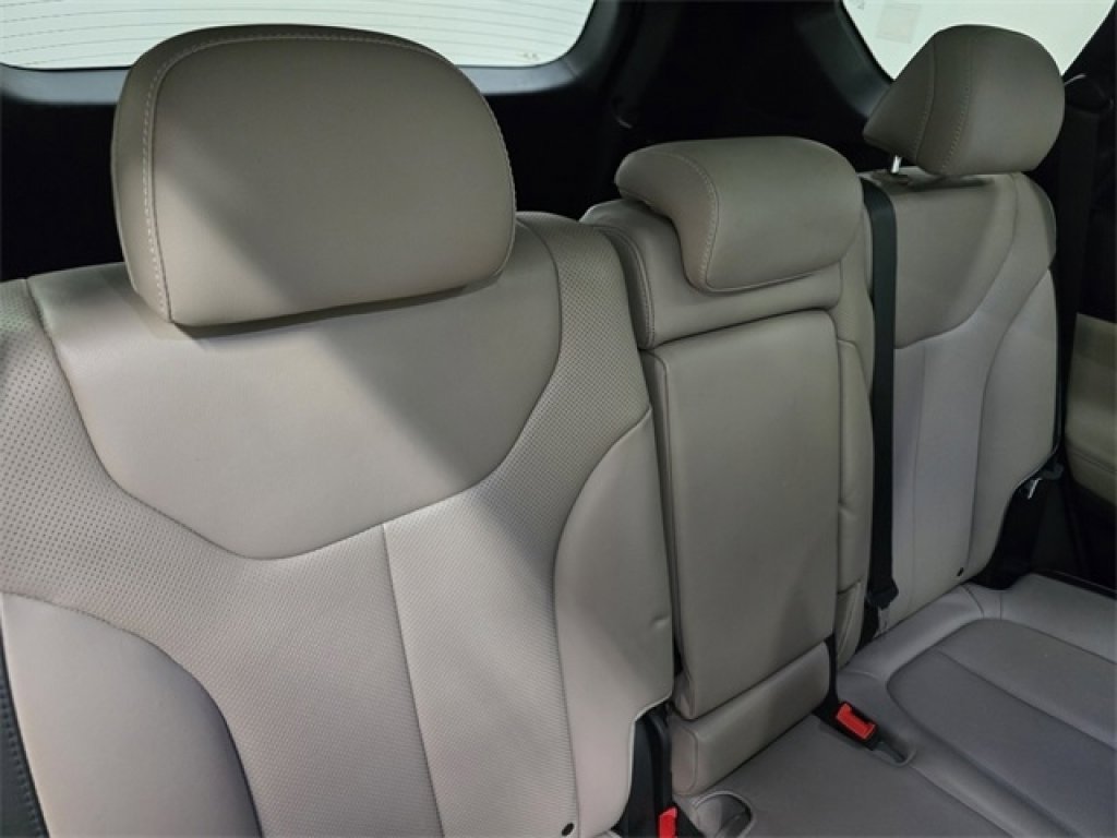 Used 2022 Hyundai Santa Fe SEL w/ Convenience + Premium Package image 21
