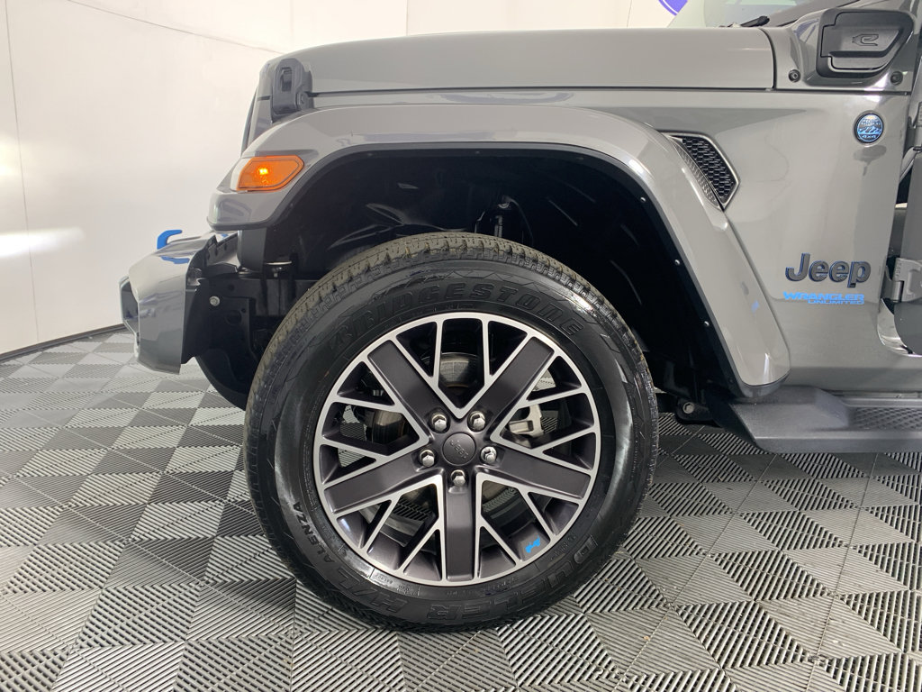 Used 2022 Jeep Wrangler Unlimited Sahara image 12