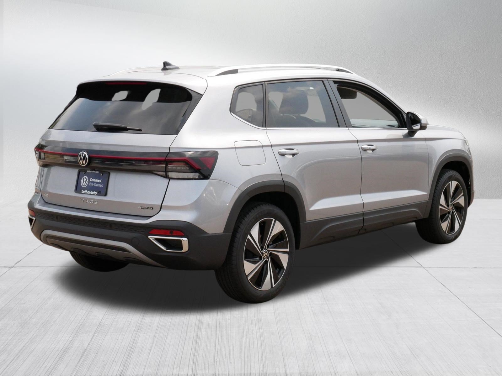 Used 2025 Volkswagen Taos SE w/ Panoramic Sunroof Package AWD/4WD image 7