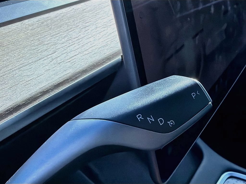 Used 2022 Tesla Model 3 Standard Range RWD image 16