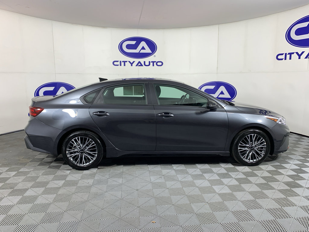 Used 2024 Kia Forte GT-Line w/ GT-Line Premium Package FWD image 2