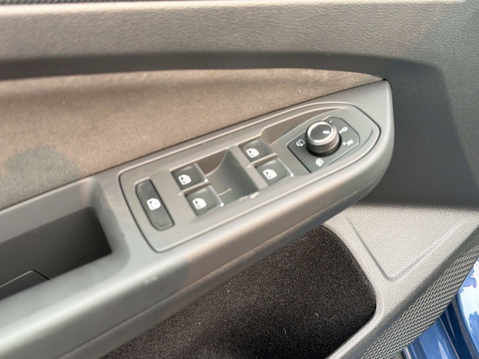New 2026 Volkswagen Golf SE FWD image 13