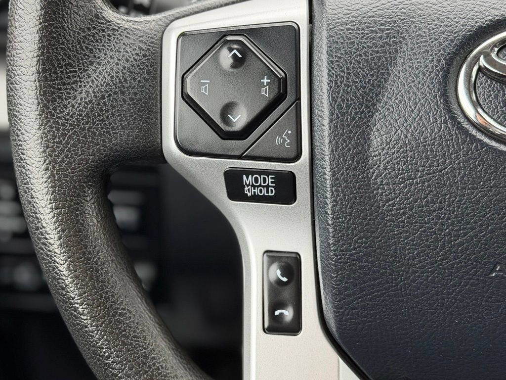 Used 2020 Toyota Tundra SR5 w/ SR5 Convenience Package AWD/4WD image 10