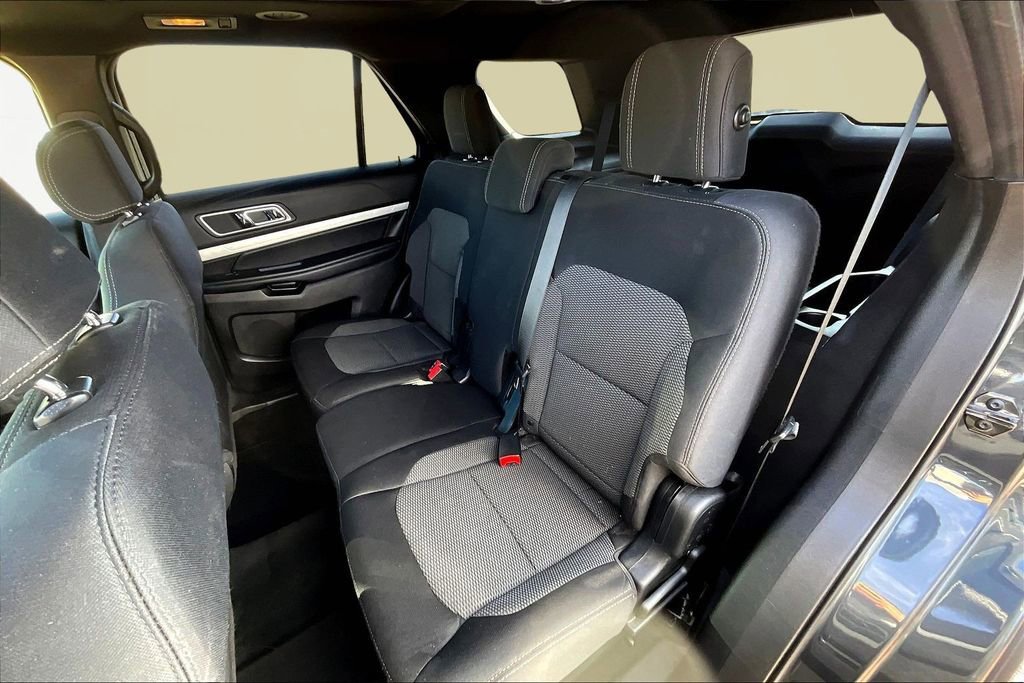 Used 2017 Ford Explorer XLT w/ Equipment Group 201A image 28