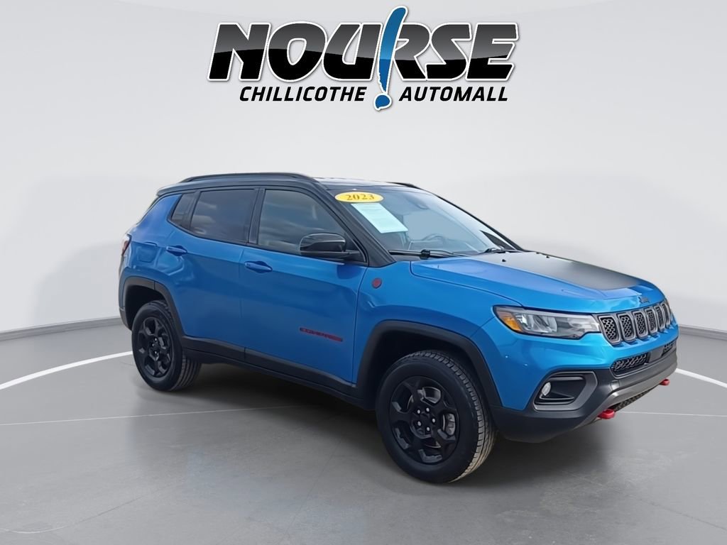 Used 2023 Jeep Compass Trailhawk w/ Trailhawk Convenience Group AWD/4WD image 2
