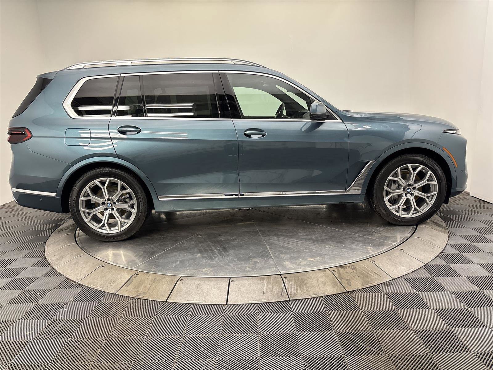 New 2026 BMW X7 xDrive40i AWD/4WD image 17