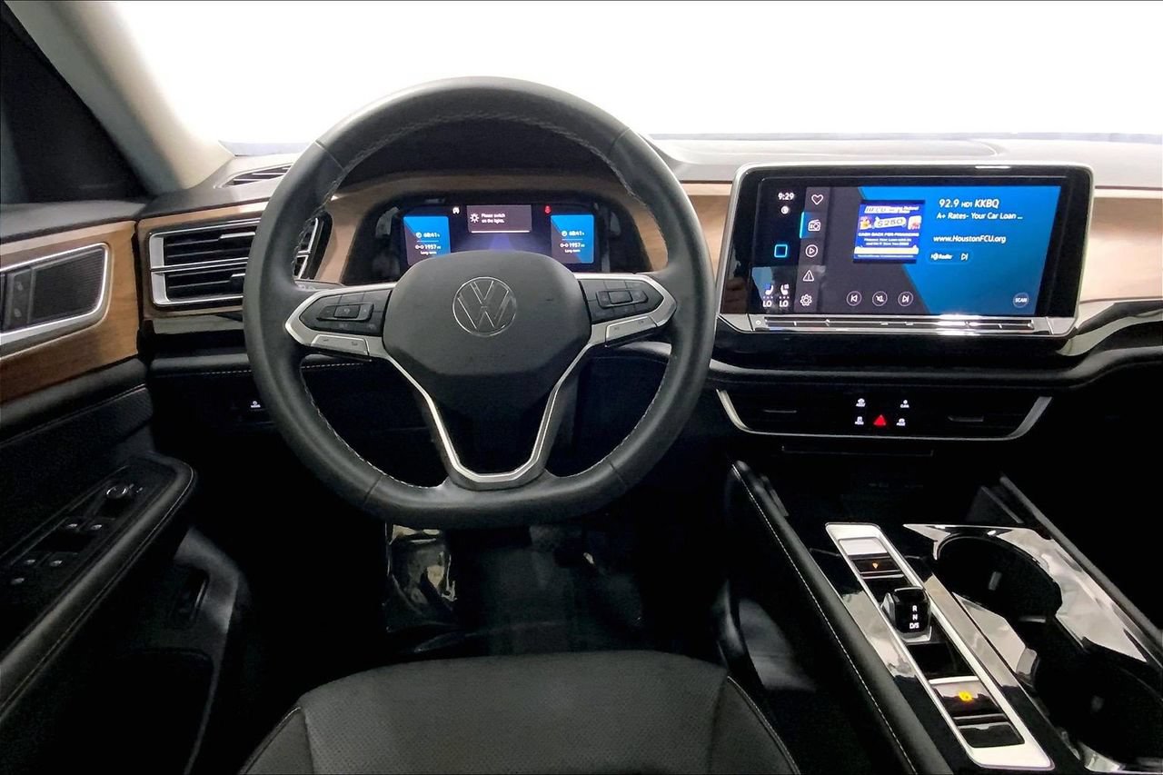 Used 2024 Volkswagen Atlas SE FWD image 4