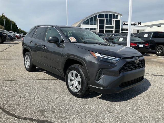 Used 2023 Toyota RAV4 LE image 3