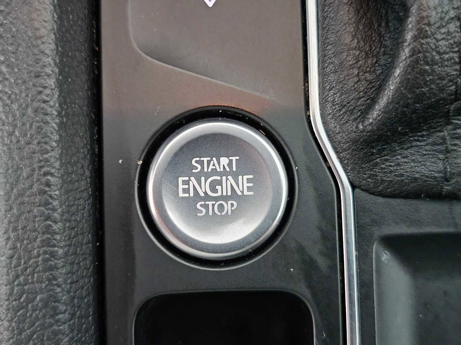 Used 2019 Volkswagen Atlas SEL FWD image 31