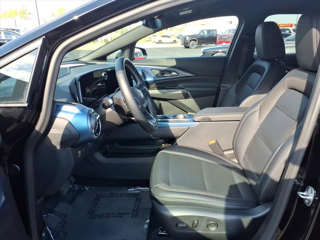 Used 2024 Chevrolet Equinox EV LT image 4