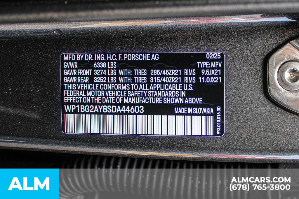 Used 2025 Porsche Cayenne GTS w/ Technology Package image 37