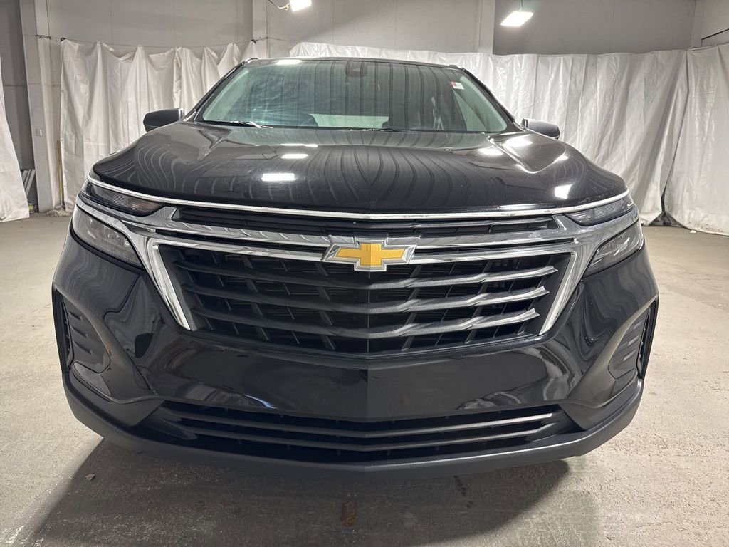 Used 2023 Chevrolet Equinox LS FWD image 2