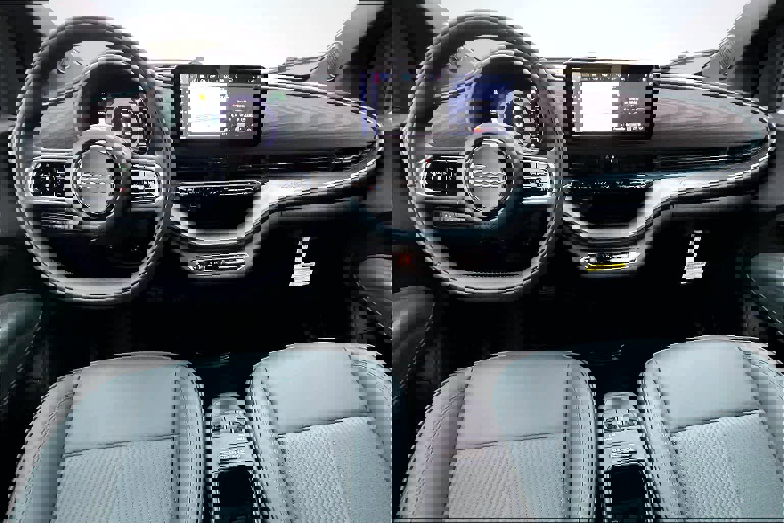 New 2025 FIAT 500 e image 10