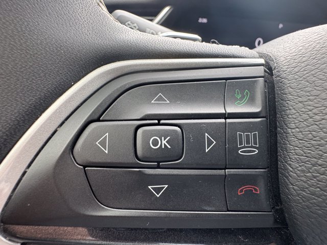 Used 2023 Jeep Grand Cherokee Altitude AWD/4WD image 21
