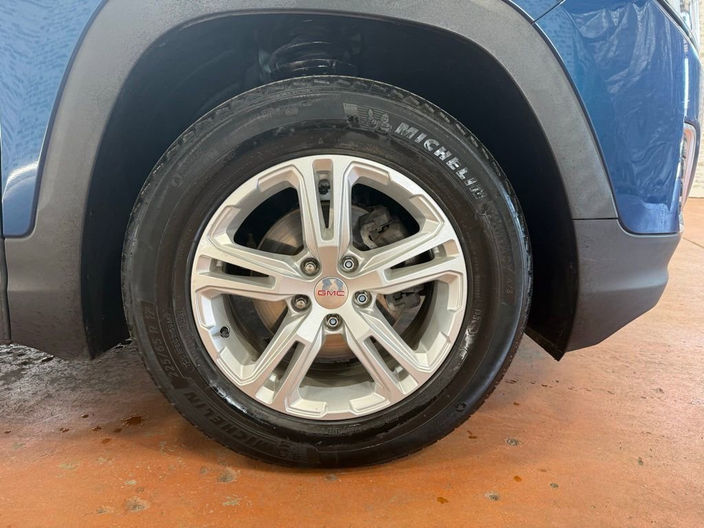 Used 2021 GMC Terrain SLE w/ Driver Convenience Package image 9